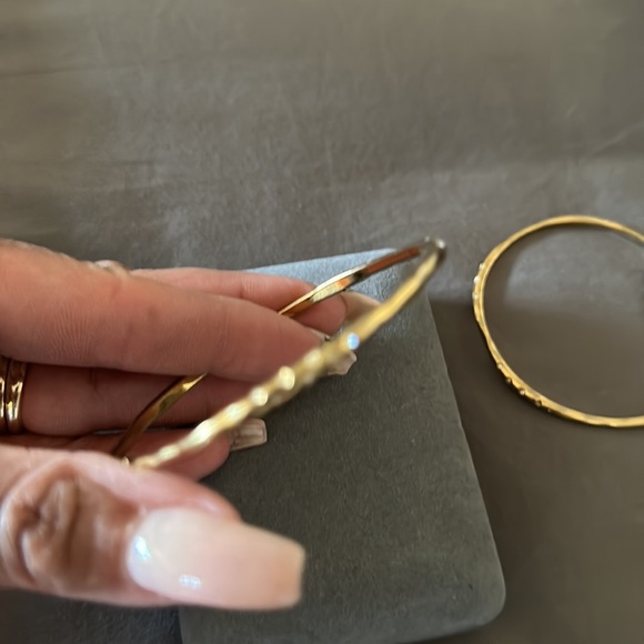 Stella & Dot Goldtone Bangle, hammered with stones - Picture 2 of 3